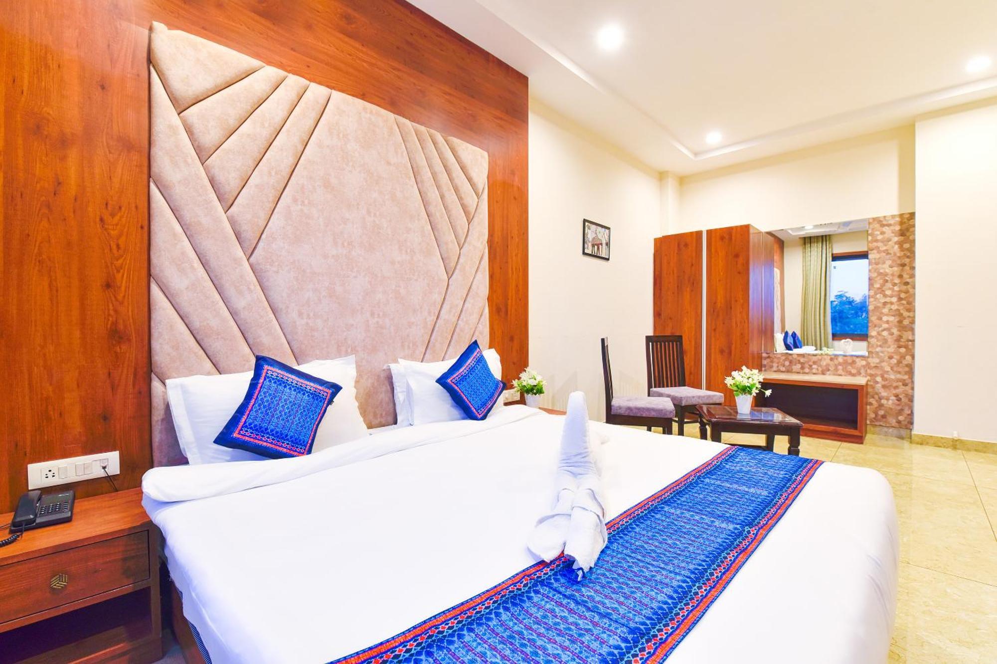 Hotel Remark Udaipur Esterno foto