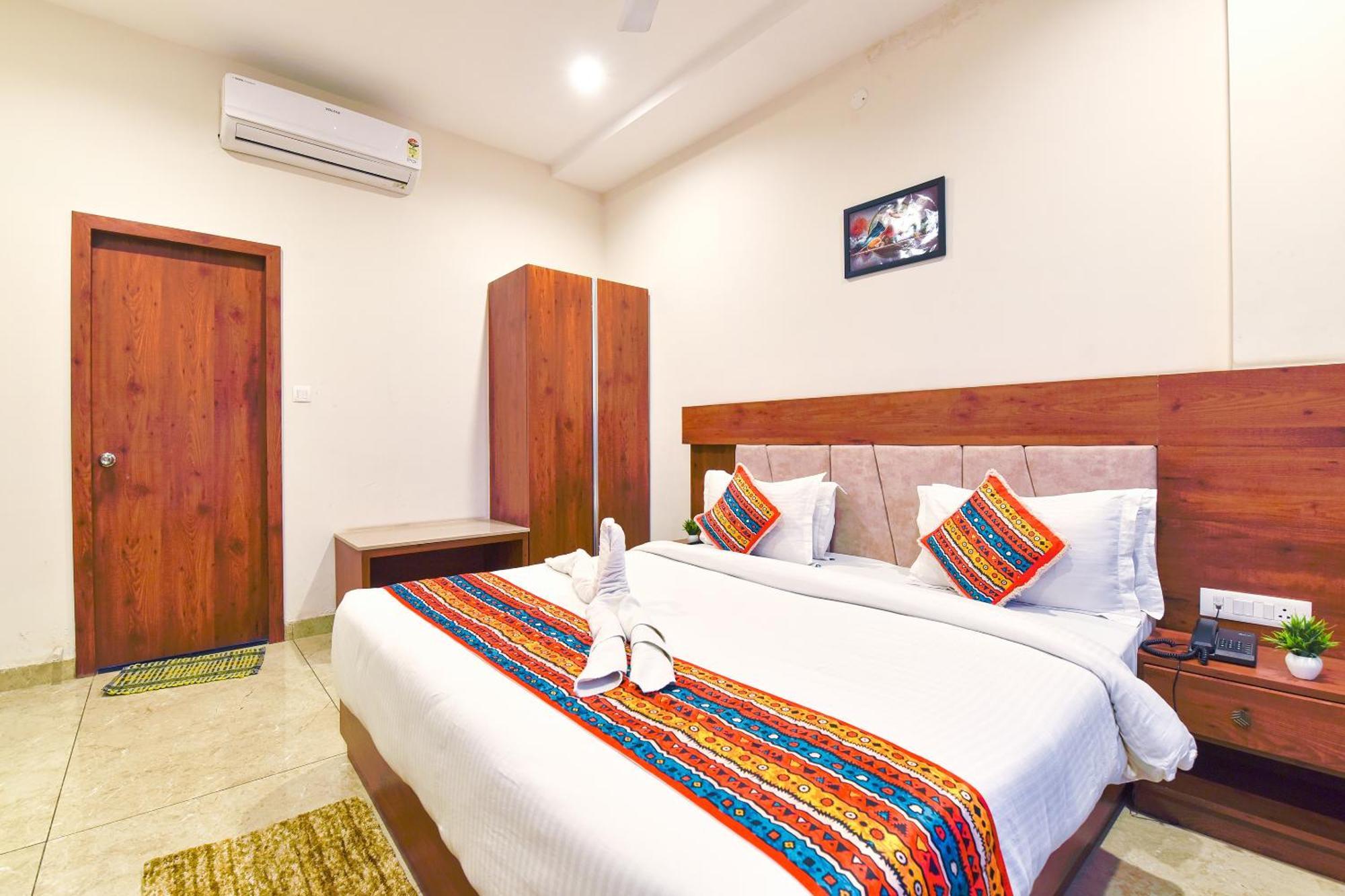Hotel Remark Udaipur Esterno foto