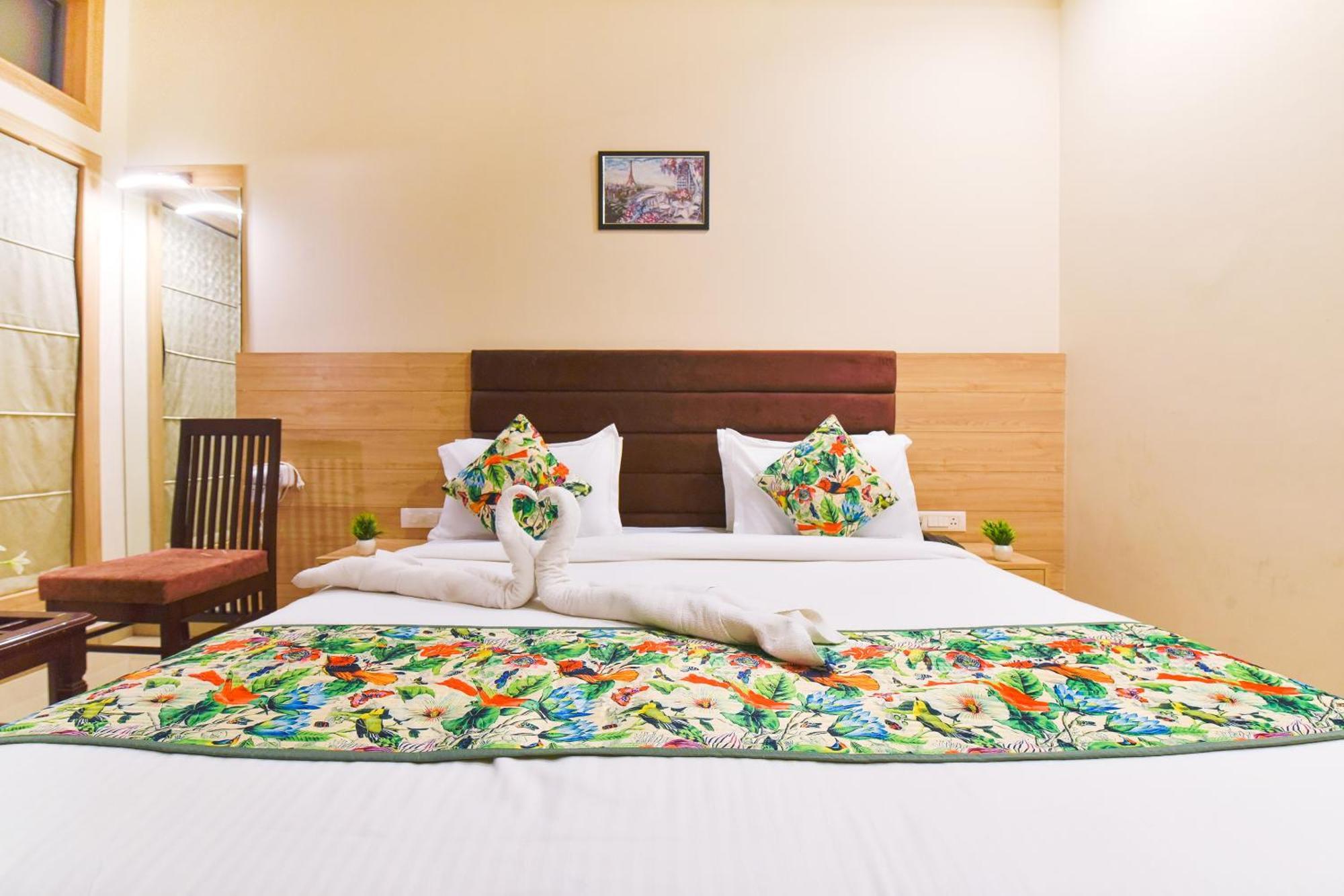 Hotel Remark Udaipur Esterno foto